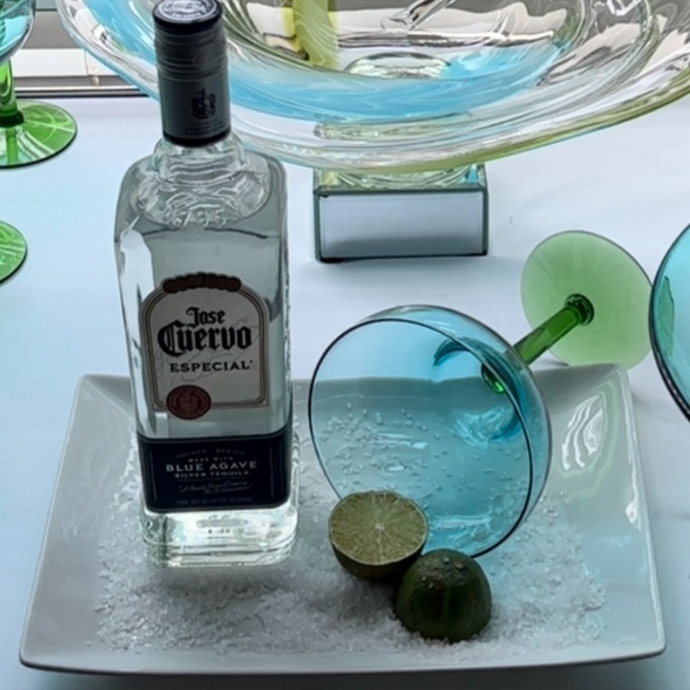 Set of 8 Hand Blown Glass Margarita Glasses with Blue Bowls & Green Stems - Picture 9 of 9